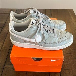 Nike Court Vision Low Sneaker - Size 7 (Mens) | Size 8.5 (Womens)